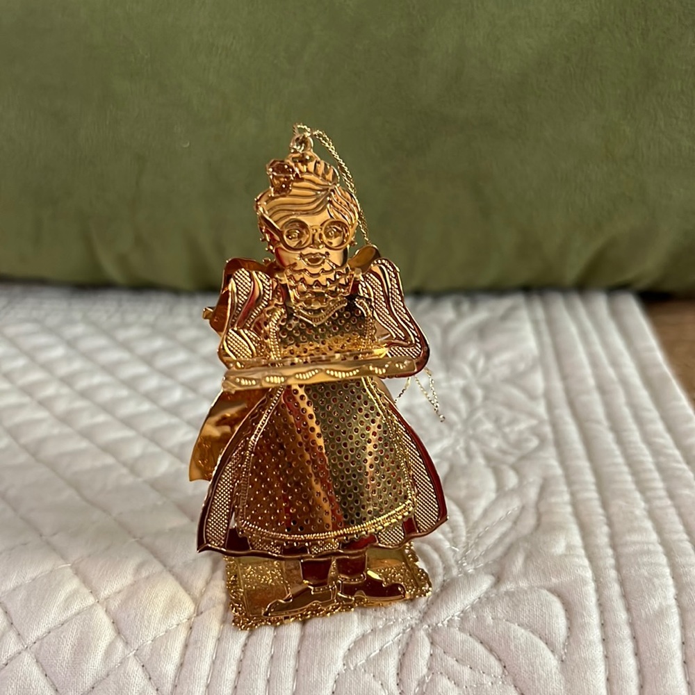 Danbury Mint 1995 Gold Plated Ornament- Grandma Baking Cookies!